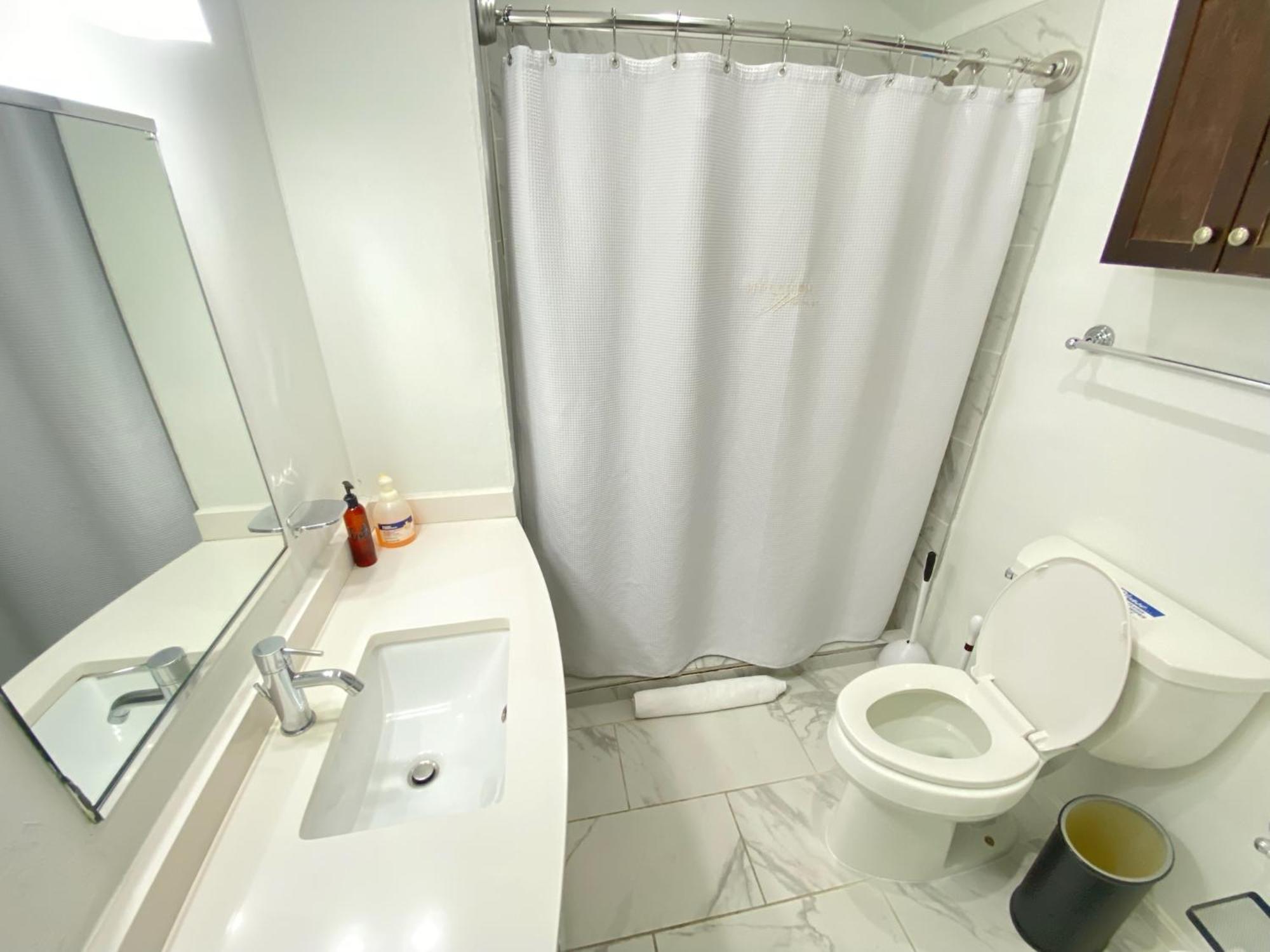 Gorgeous Refurbished 1Bdrm And 1Den Home Washington Exterior photo