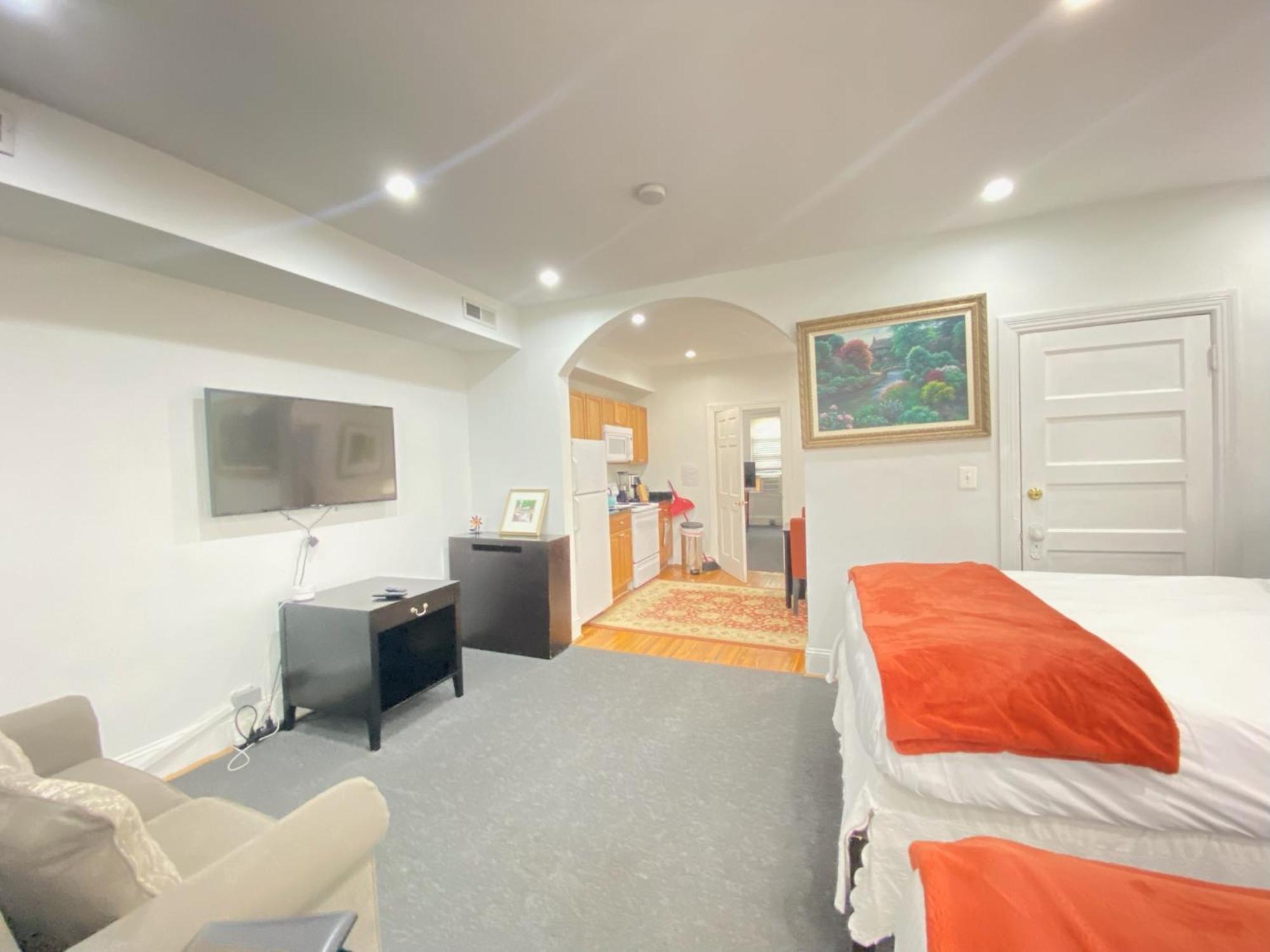 Gorgeous Refurbished 1Bdrm And 1Den Home Washington Exterior photo