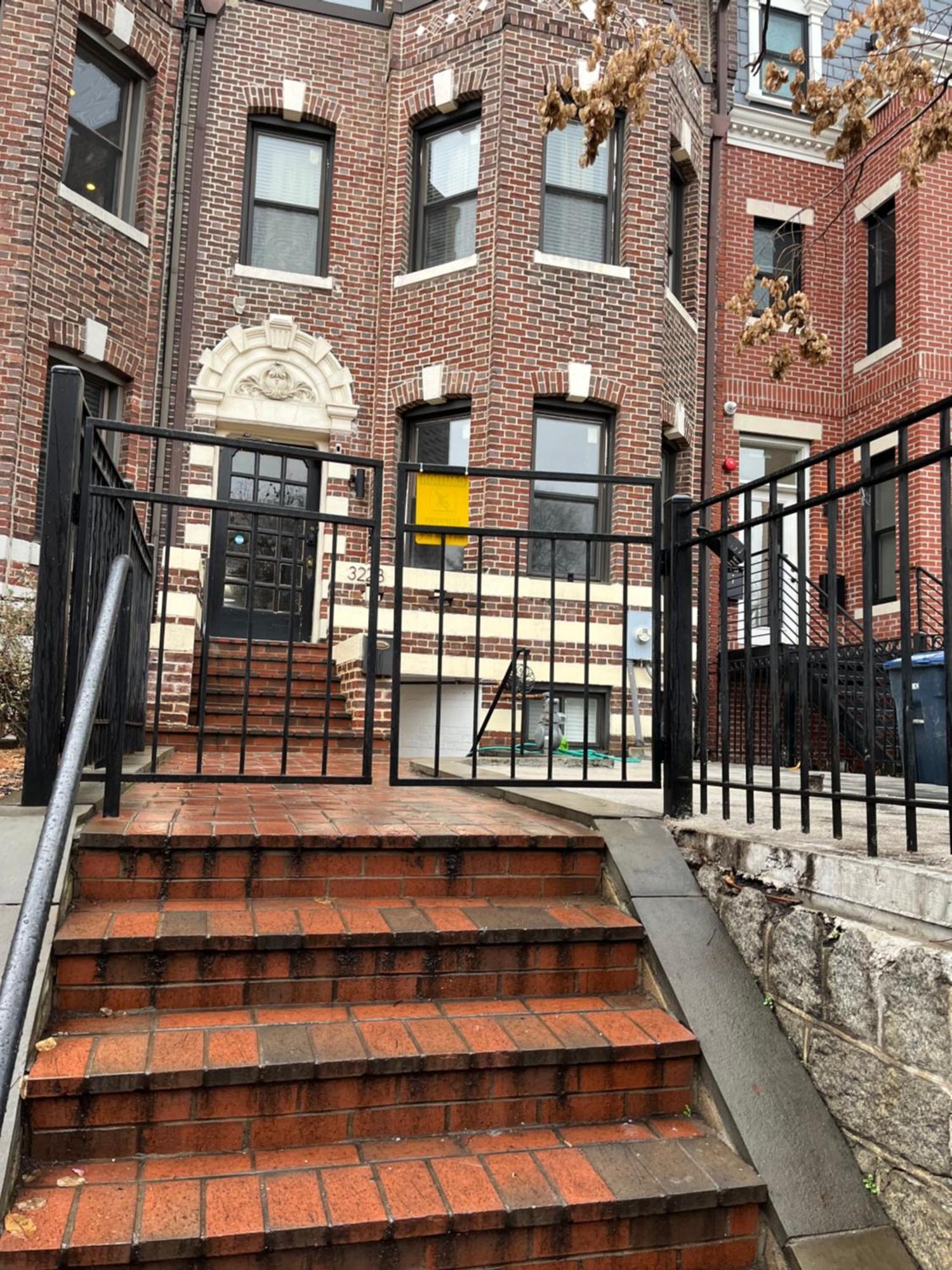 Gorgeous Refurbished 1Bdrm And 1Den Home Washington Exterior photo